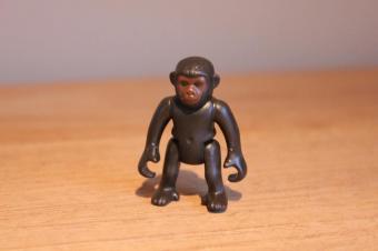 Playmobil gorilla baby