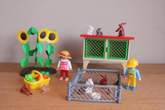 Playmobil konijnenhok met ren en kinderen 3075