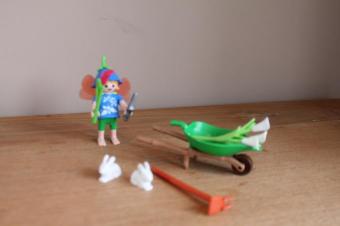 Playmobil elfje met kruiwagen en bloemen 4196