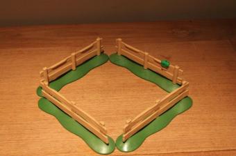 Playmobil 4 hekken met groene plaat