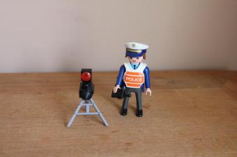 Playmobil politieman met flitsapparaat 4900