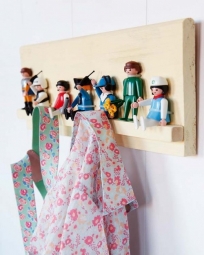 Playmobil kapstokken. zelf gemaakt.