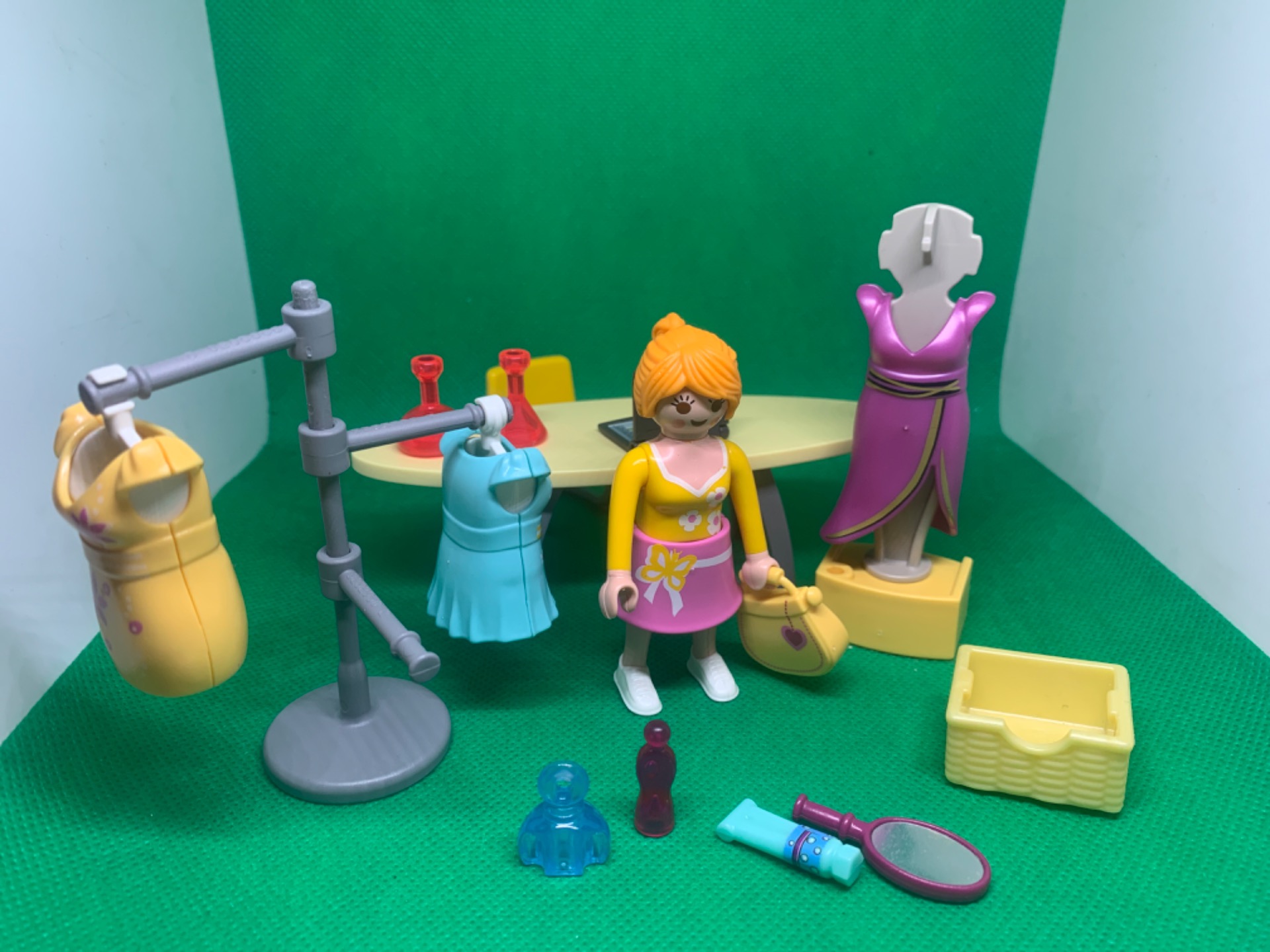 kaping tsunami hetzelfde Playmobil kleding winkel met roze koffer. - playmobil stadsleven - 2e hands playmo kaping tsunami hetzelfde Playmobil kleding winkel met roze koffer. - playmobil stadsleven - 2e hands playmo