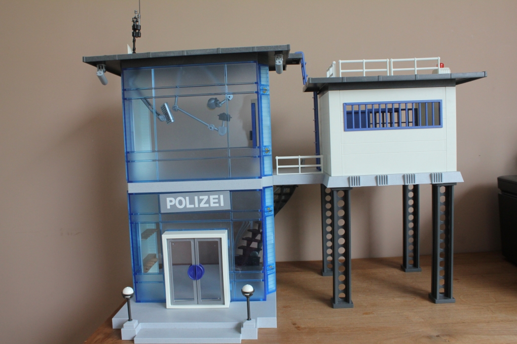 Grafiek geboren voorkomen Playmobil politiebureau 5176 / 5182 - playmobil politie - 2e hands playmo