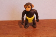 Playmobil aap met gele aankleding.